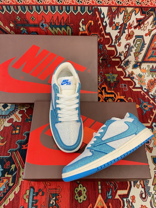 ナイキ靴正面デザイン